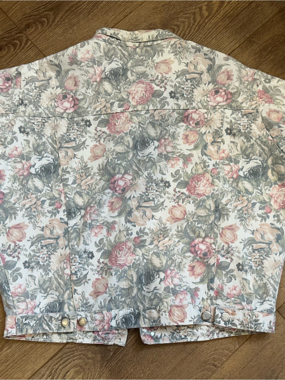 Vintage 80s/90s Classic Floral Jean Jacket in White & Pink - M - Picture 10 of 14